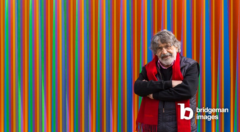 Carlos Cruz-Diez in front of the Physichromie SCAD